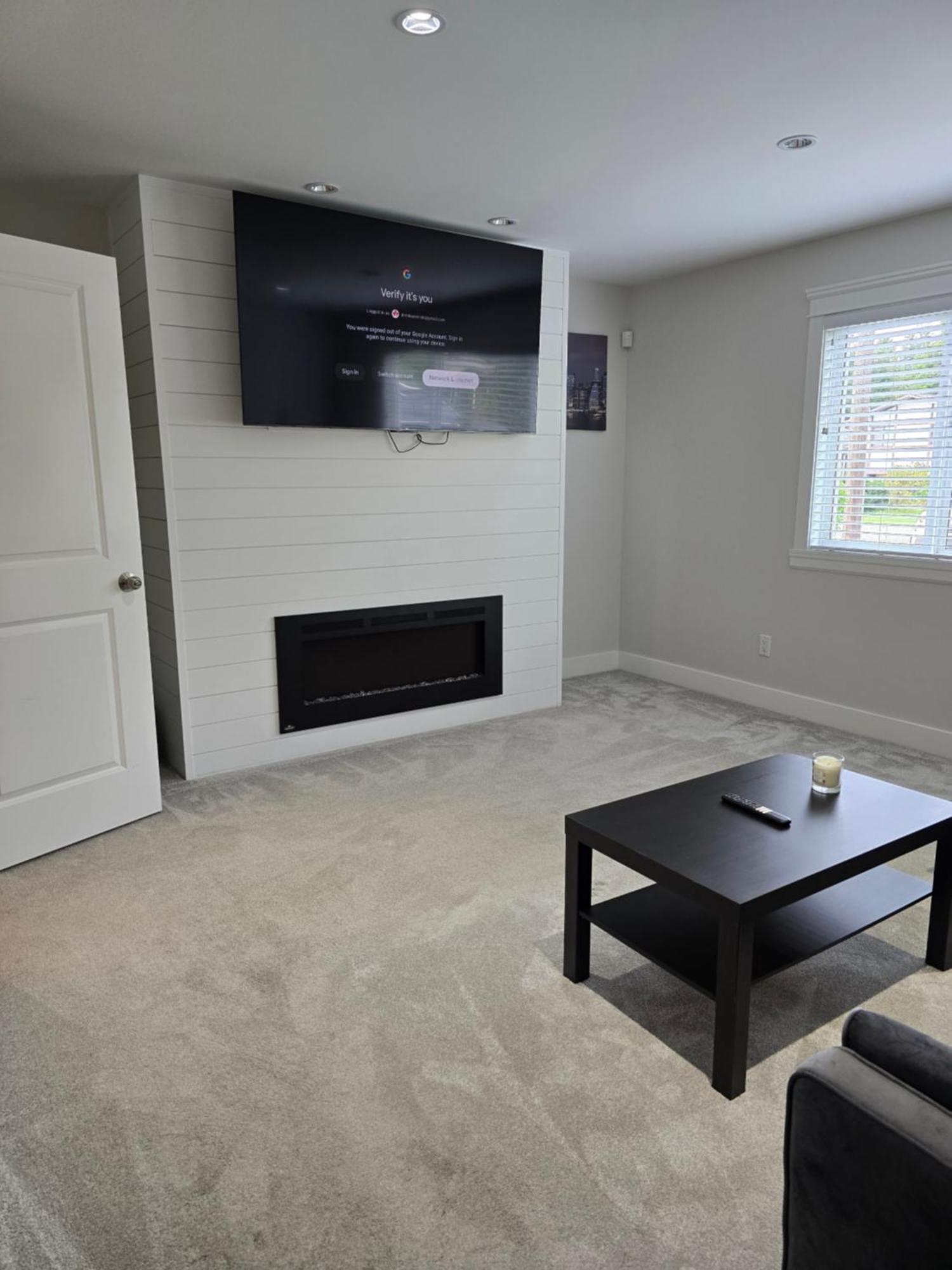 Private 1 Bedroom In Brookswood 兰里区 外观 照片